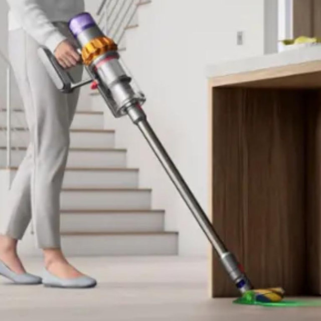 Dyson - V15 Detect Extra Cordless Vacuum with 10 accessories - Yellow/Nickel
