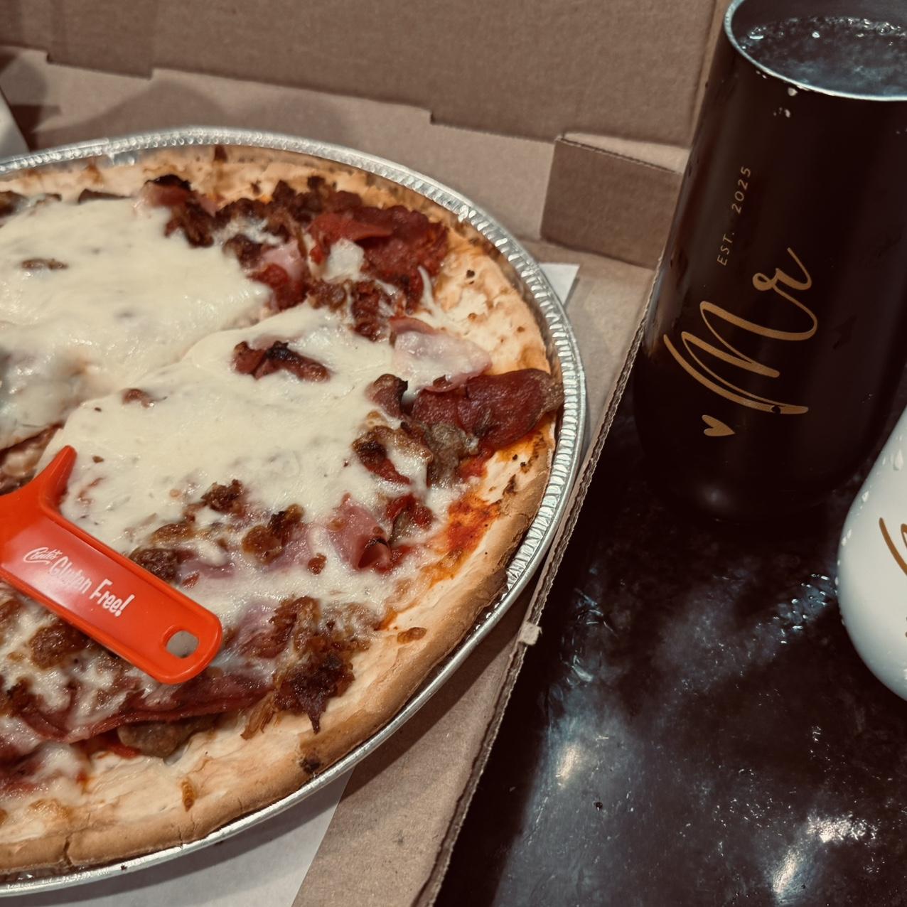 First dance to Warren Zeiders in the apartment with ZA 🍕  09/06/25 💍