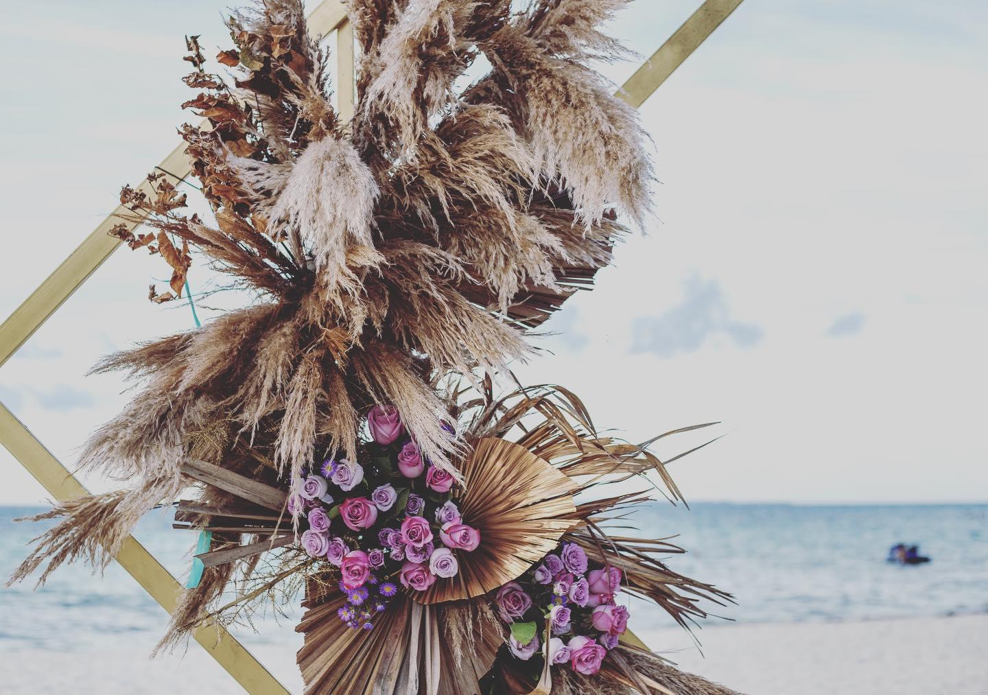 The Wedding Website of MAYRA MALDONADO and GERARDO HERNANDEZ