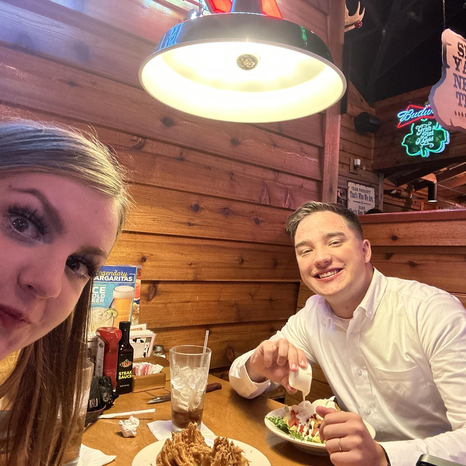 3 years of us!!!
We went back to Texas Roadhouse and spent time together.
September 2023