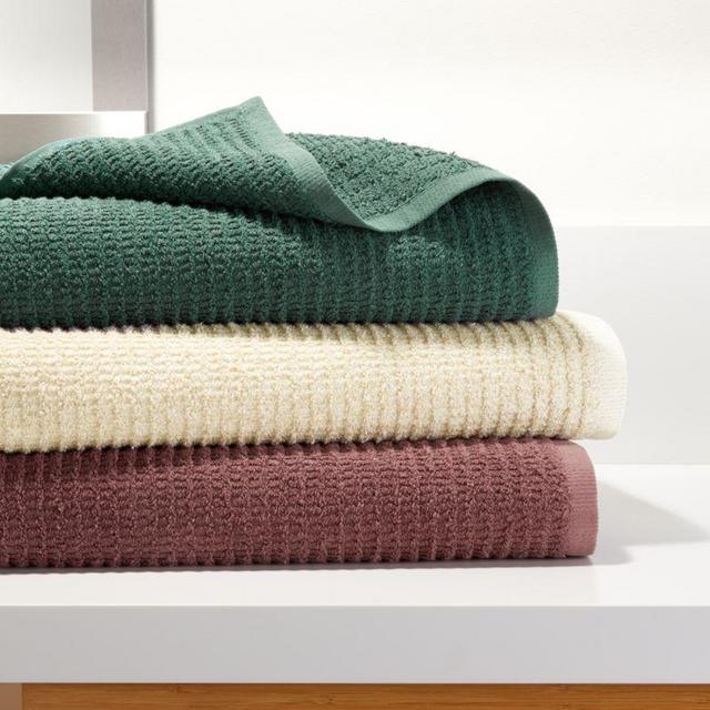 Travia Textured Bath Towels