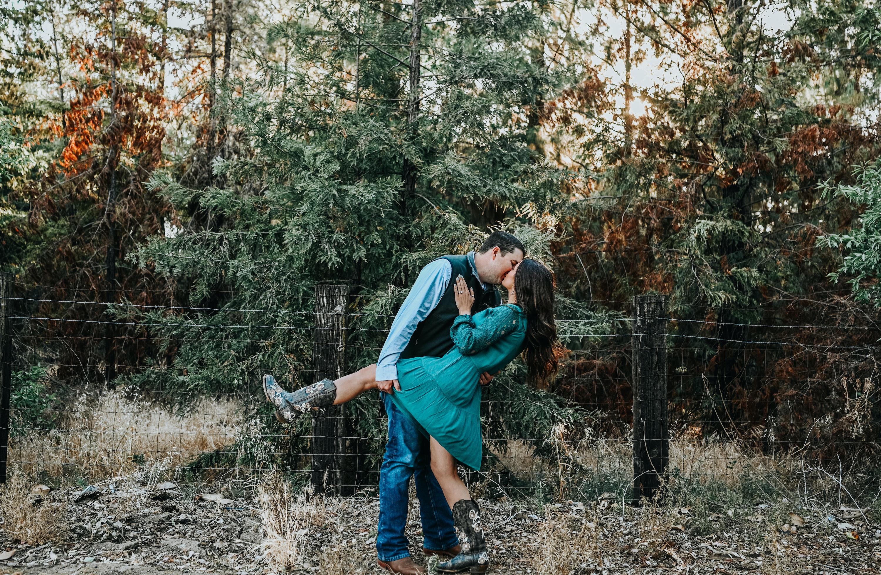The Wedding Website of Emma McNeil and Shaun Kett