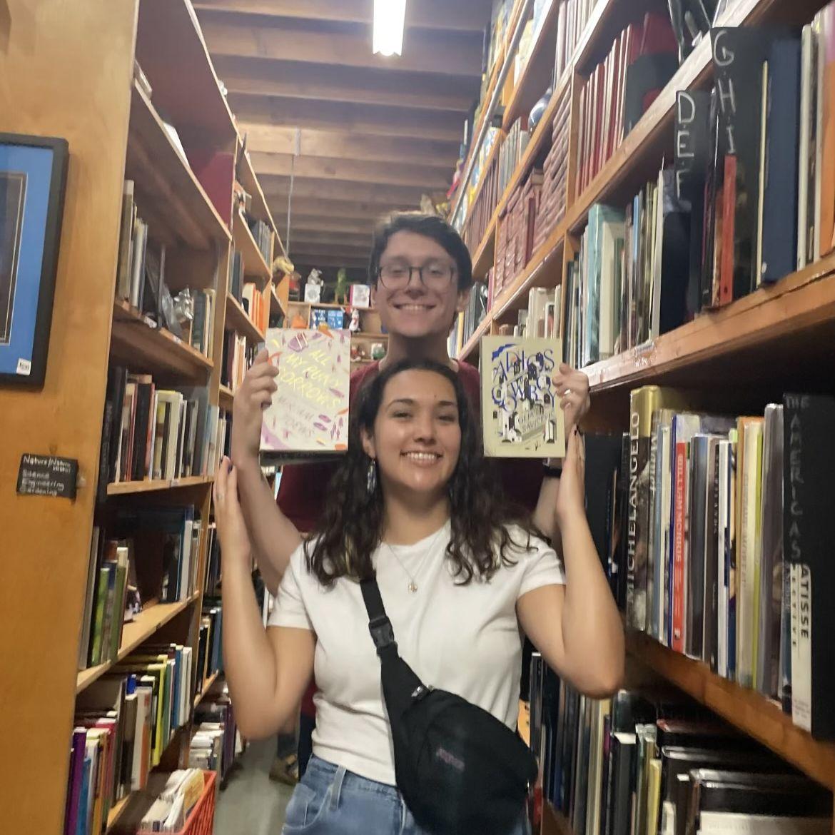 We cannot stress enough how much we love a good bookstore! October 2022
