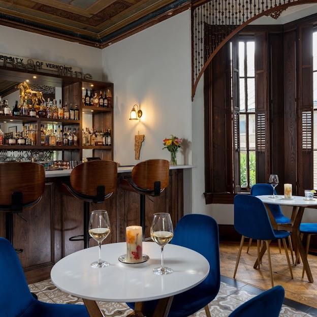 Parlour Room - Inn at the Canal