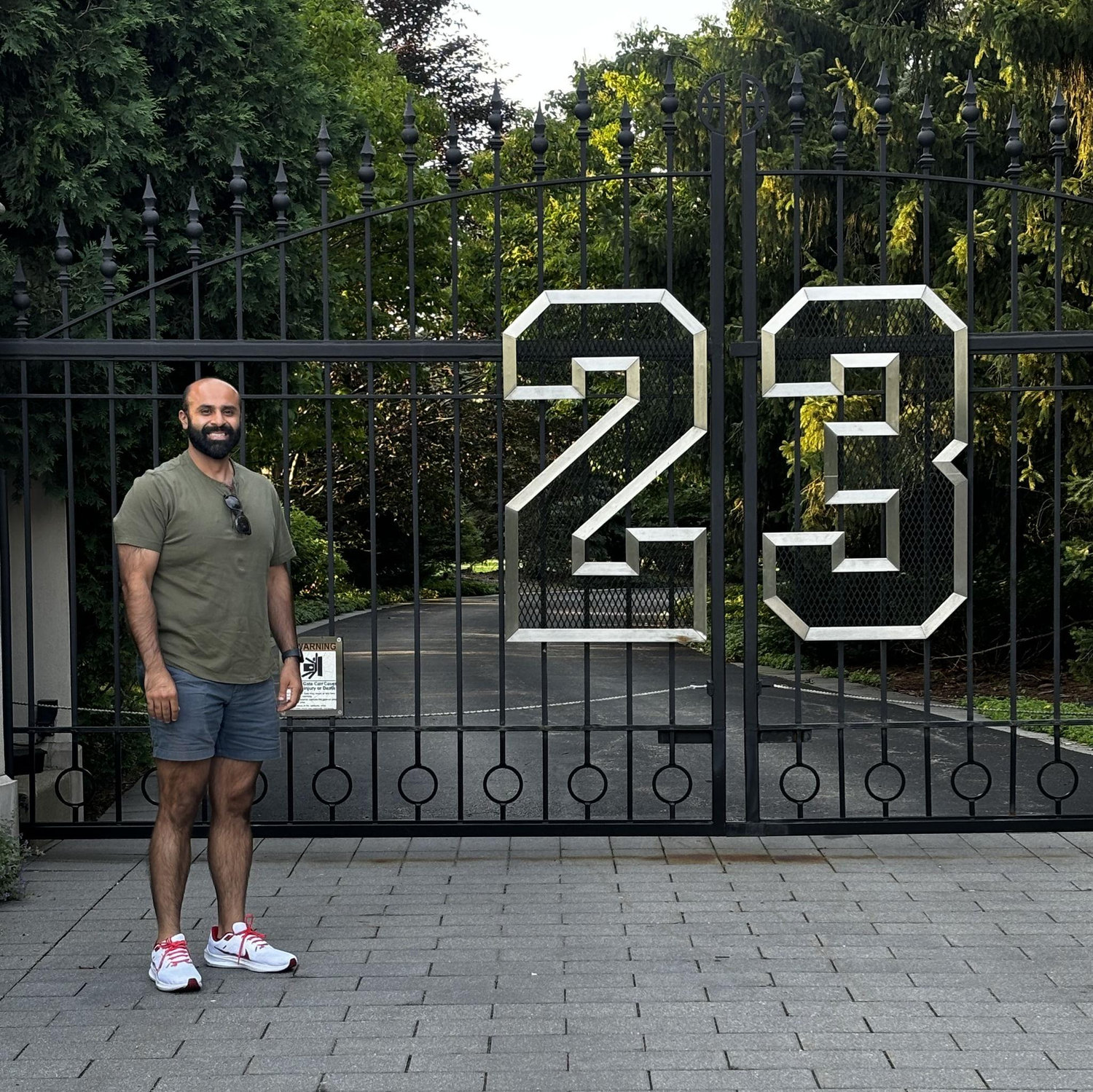 07.20.24 - After brunch with my family (and meeting my parents!), Faraaz’s last stop before the airport: Michael Jordan’s home.