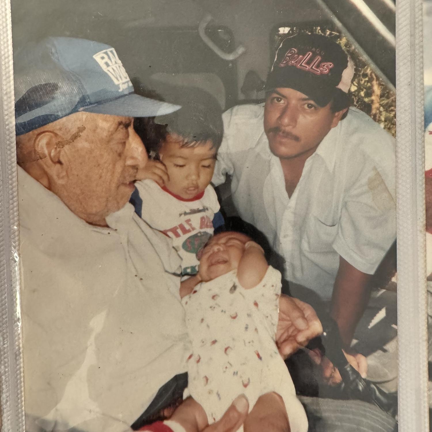(Oh! That little tantrums)
Newborn Sam with Grandpa Mario, curious Big brother Mario and Papa Fernando (nice mustache!)