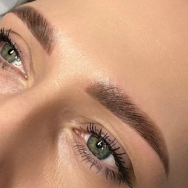 Pre-Wedding Brow Wax & Lamination