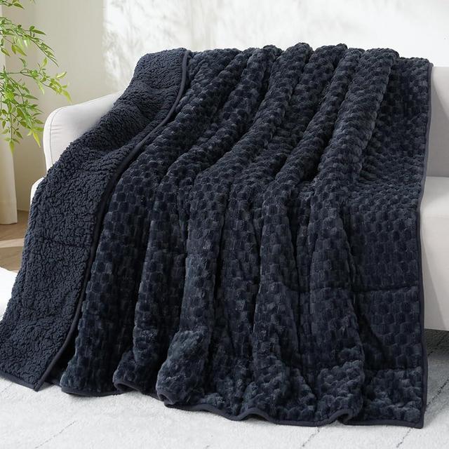 Drewin 15lbs Weighted Blanket for Adults, Ultra-Cozy Warm Jacquard Sherpa Weighted Blanket, 3D Turtleback Pattern Soft Thick Heavy Blanket for Sofa Bed, 60 x 80 inches, Navy Blue