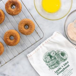 Gingerbread Doughnut Baking Mix & Pan