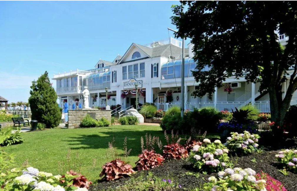 The Wedding Website of Rebecca McBride and Tyler Meinhold