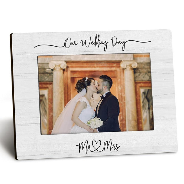 DUXMNAMG Mr and Mrs 4x6 Picture Frame, Mr and Mrs Gifts, Wedding Gifts for Newlyweds Couples Bride and Groom, Just Married Gifts, Honeymoon Gifts, Wedding Picture Photo Frames for Desk Decor