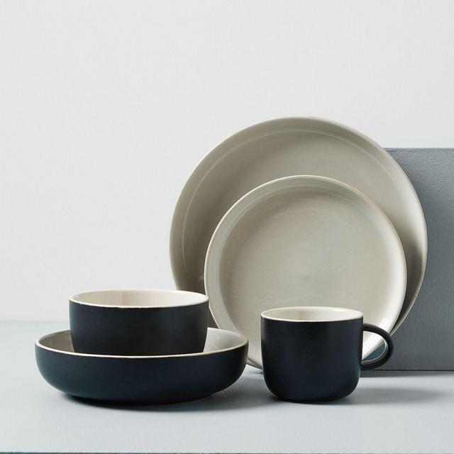 Kaloh Dinnerware, Set of 20, Black