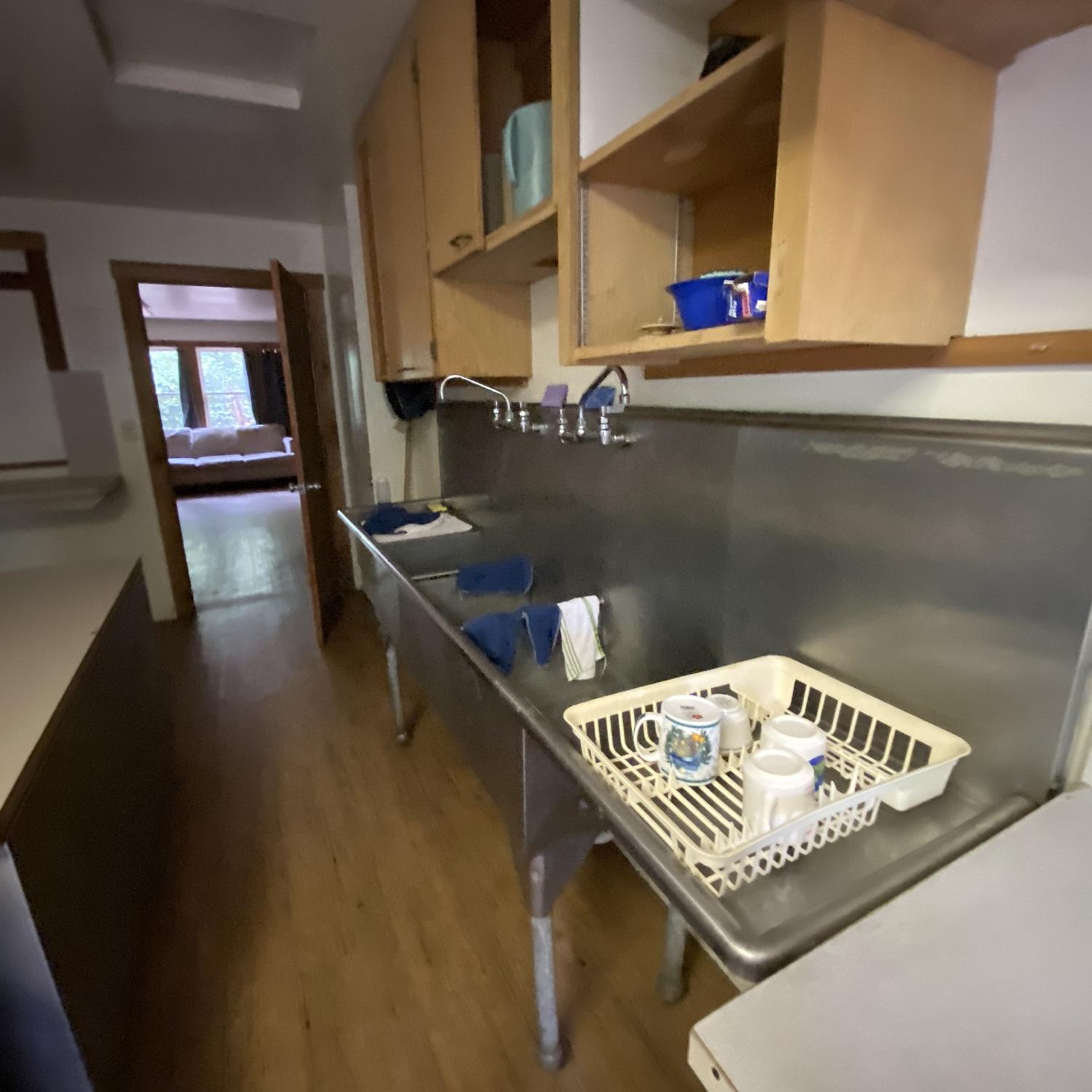 Plenty of space to clean up after a meal