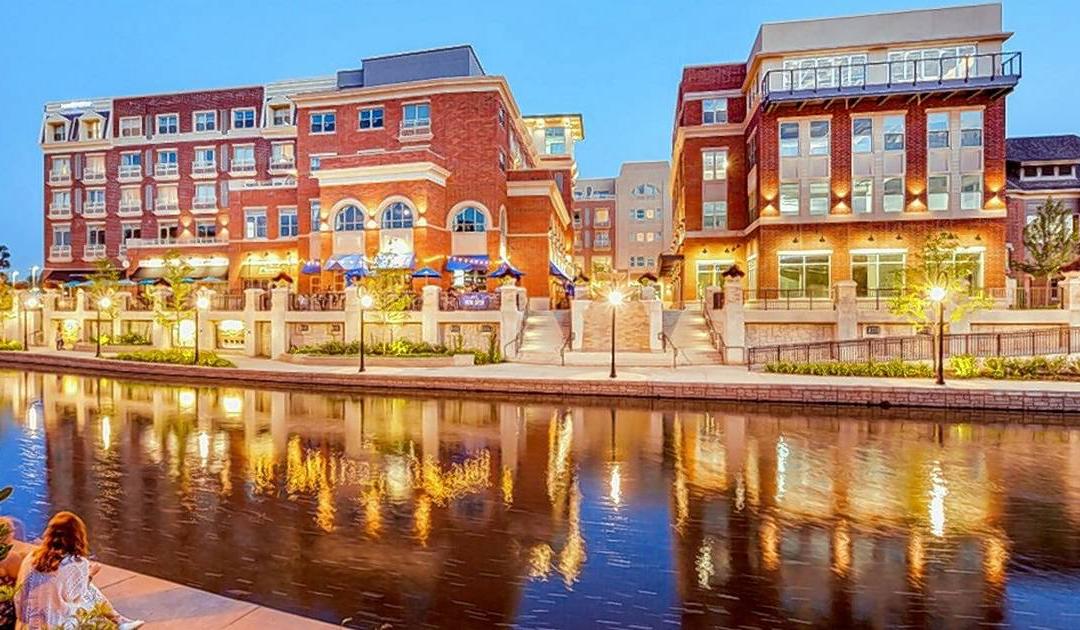 The Wedding Website of Leeza Lauren Larson and Michael Angelo Serio