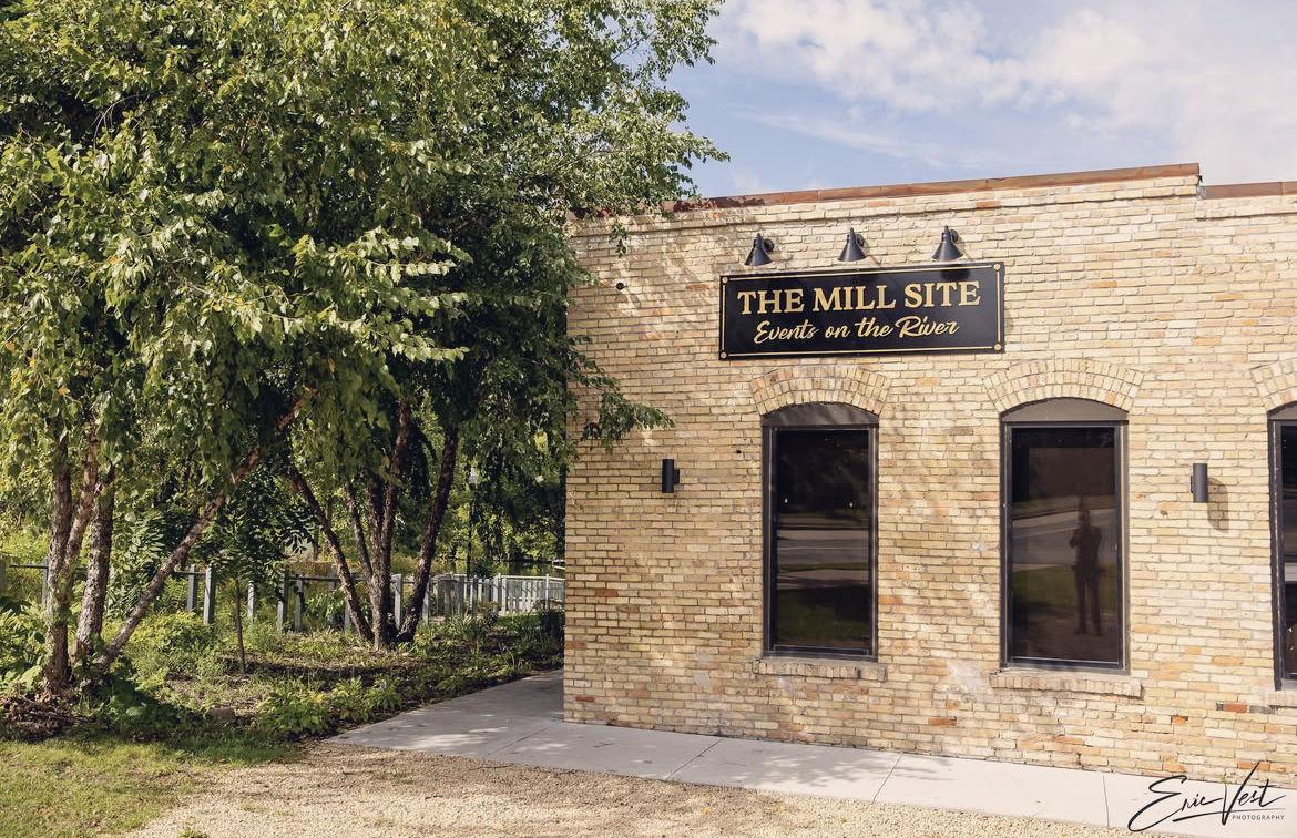 The Wedding Website of Lindsay Ulland and Kyler Hemme