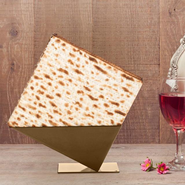 Pyramid Matzah Tray – Gold