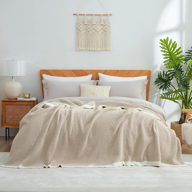 Amélie Home Chenille Waffle Queen Size Bed Blanket, Reversible Soft Cozy Knit Blanket Lightweight Warm Decorative Blanket for Bedroom, Beige, Queen, 90 x 90 inch