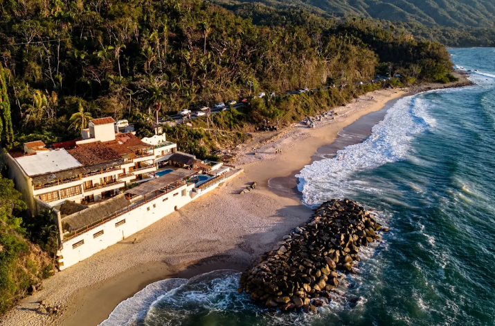 The Wedding Website of Laura Hickey and Tyler Gray