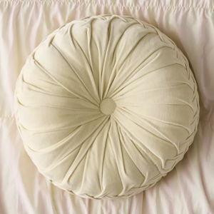 Round Pintuck Pillow