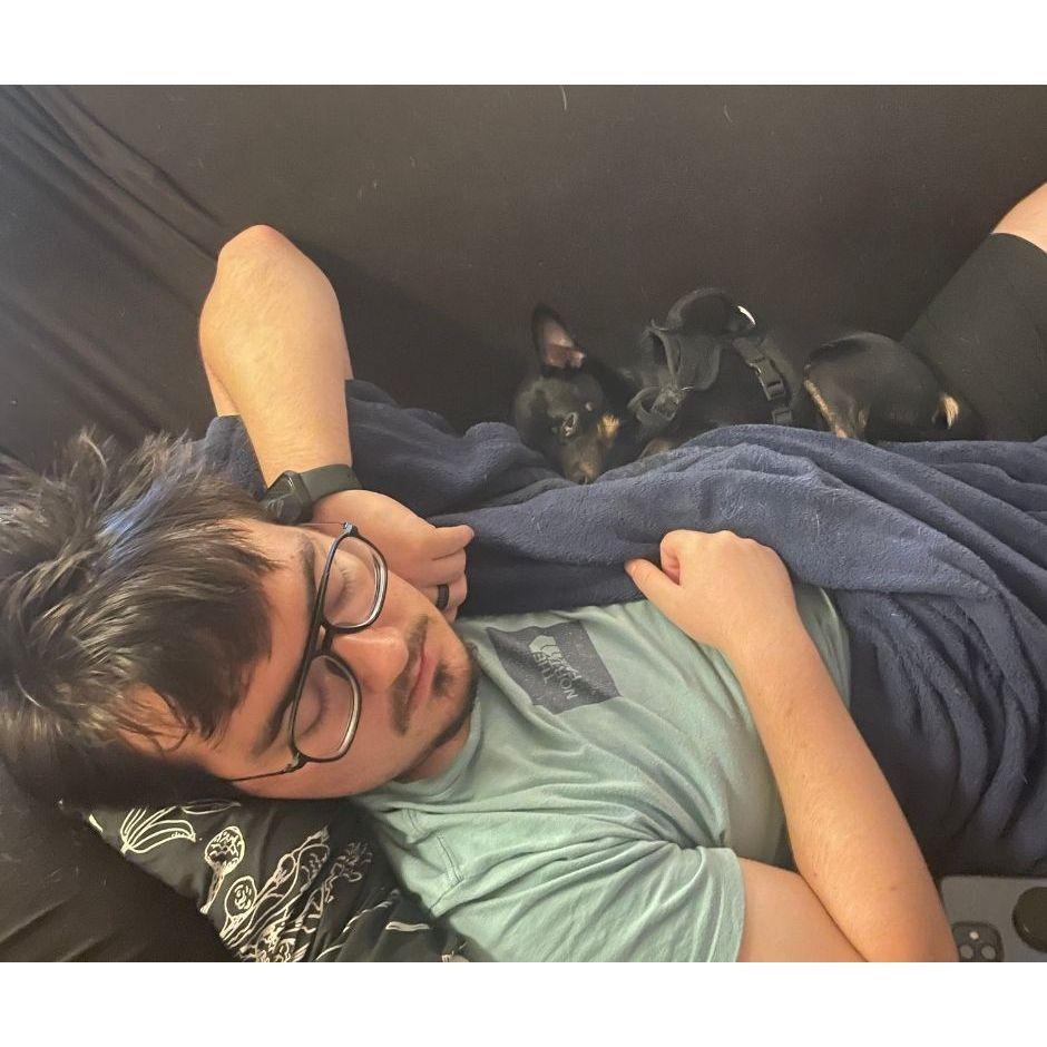 John sleeping with Tippy