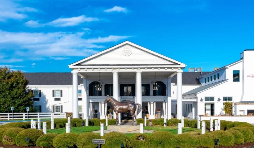 The Wedding Website of Alexis Hadley and Jared Landis