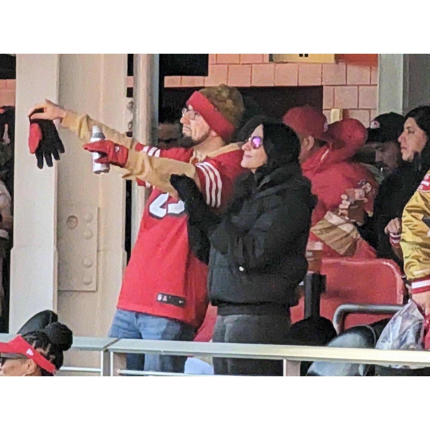 Paparazzi Mike coming through with the great pics - Go Niners!!