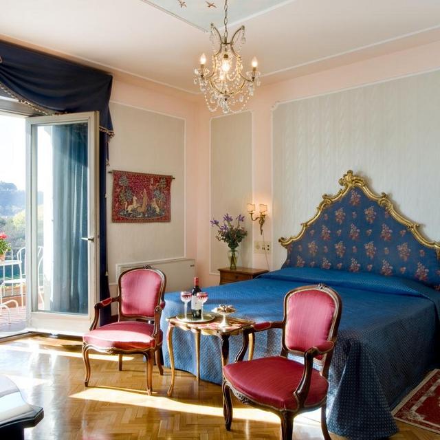 A night at the Hotel Principe Florence