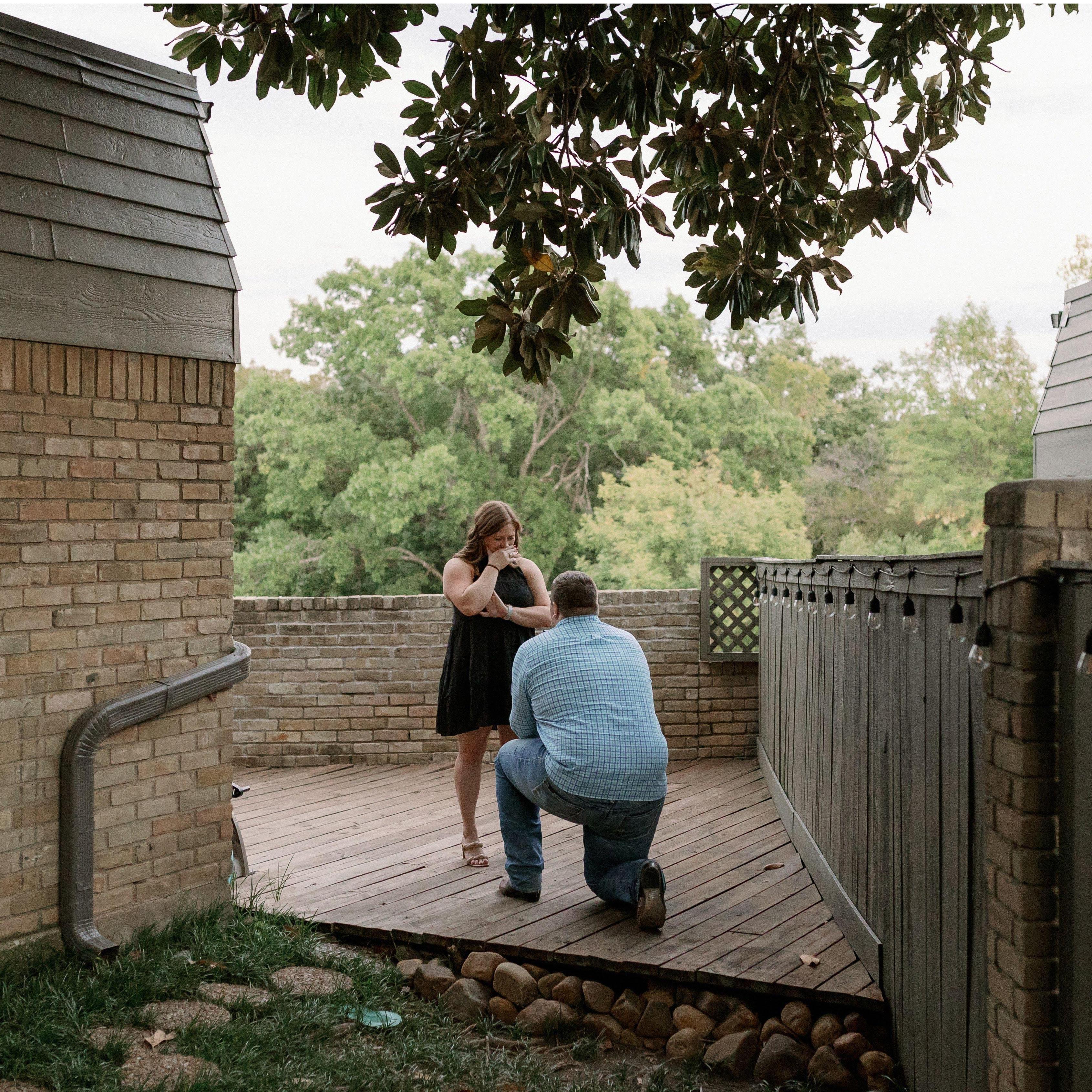 The moment he got down on one knee