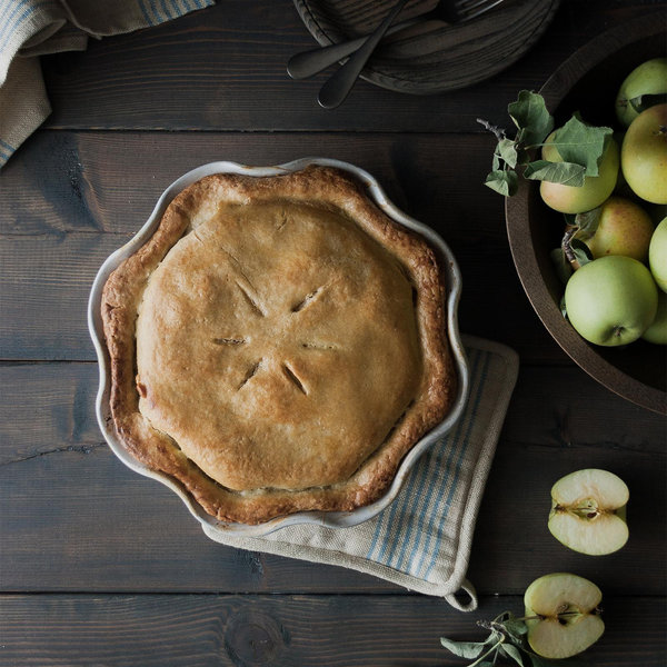 Laurel Pie Dish