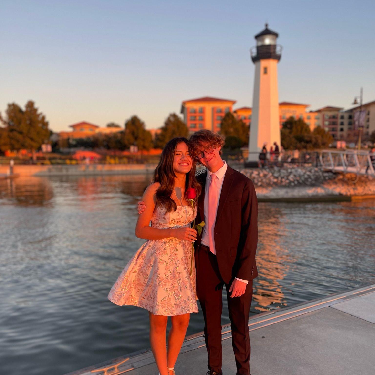 Just one week after meeting, they shared a homecoming dinner. The rose above was the first Jacob gave Yamilet. Today, he still surprises her with single roses, always leaving one on her bedside table.