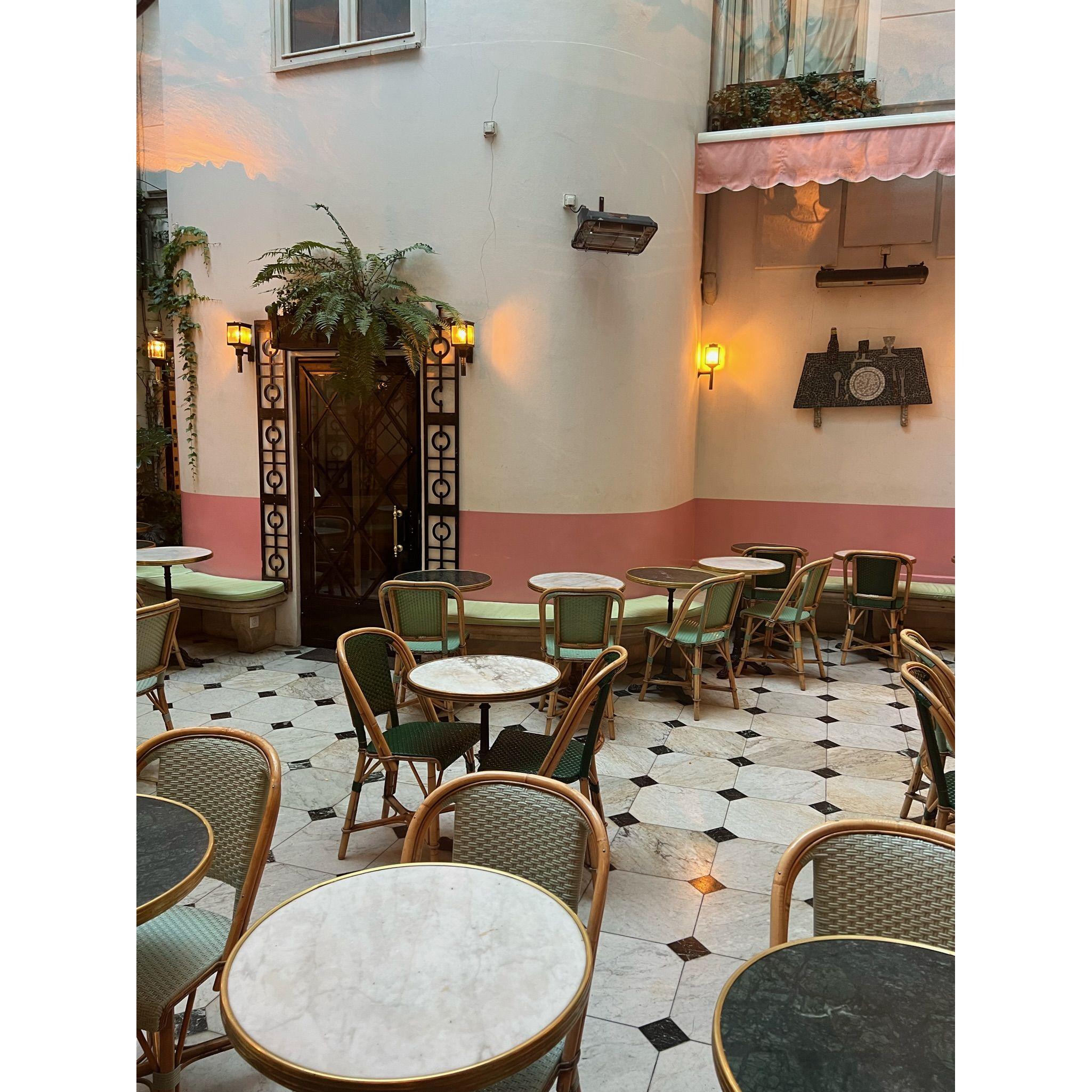 Grand Amour Hotel, Paris