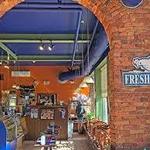 Woodstar Cafe