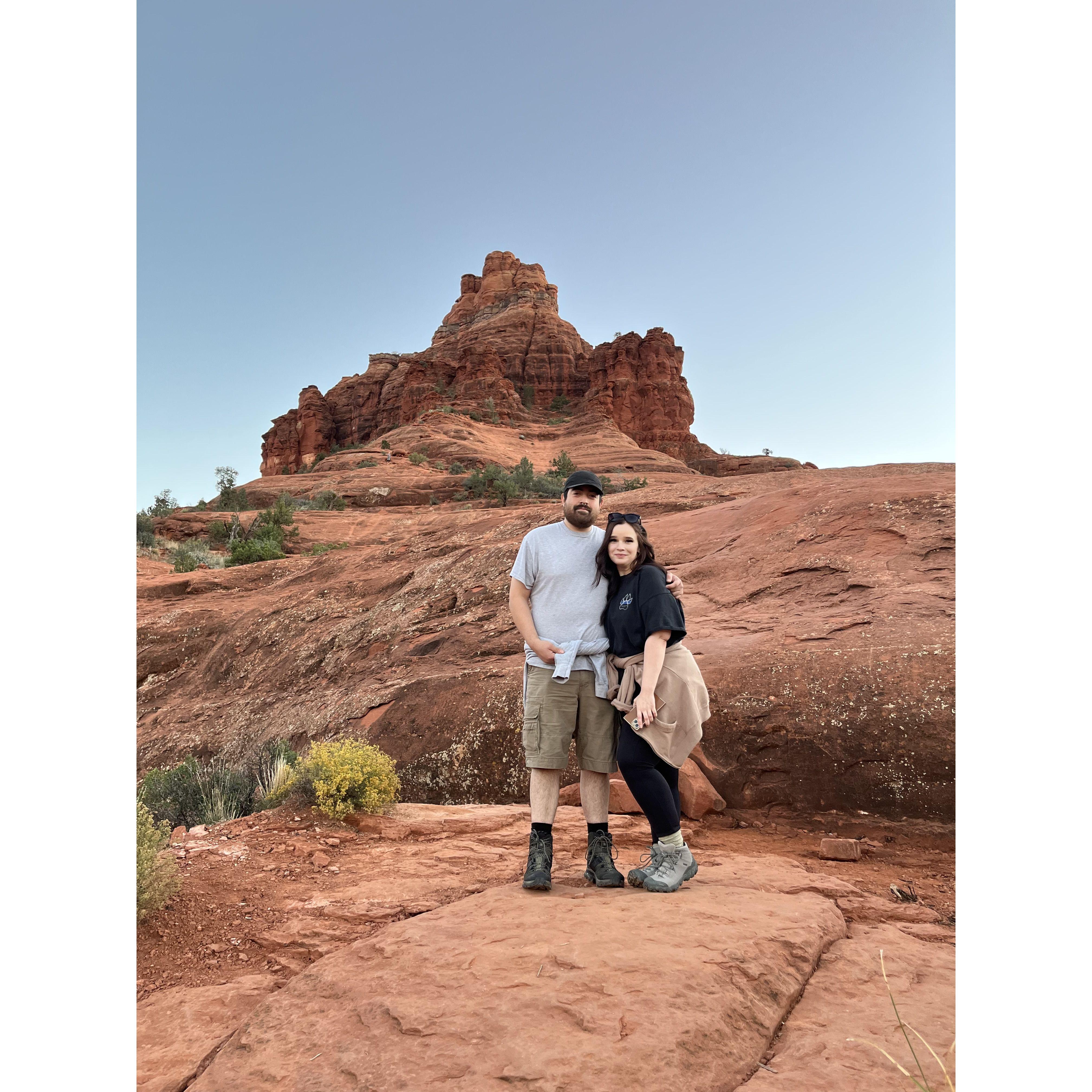 Visiting Sedona, AZ for Abby's cousin's wedding.
Visitando Sedona, AZ para la boda de la prima de Abby.