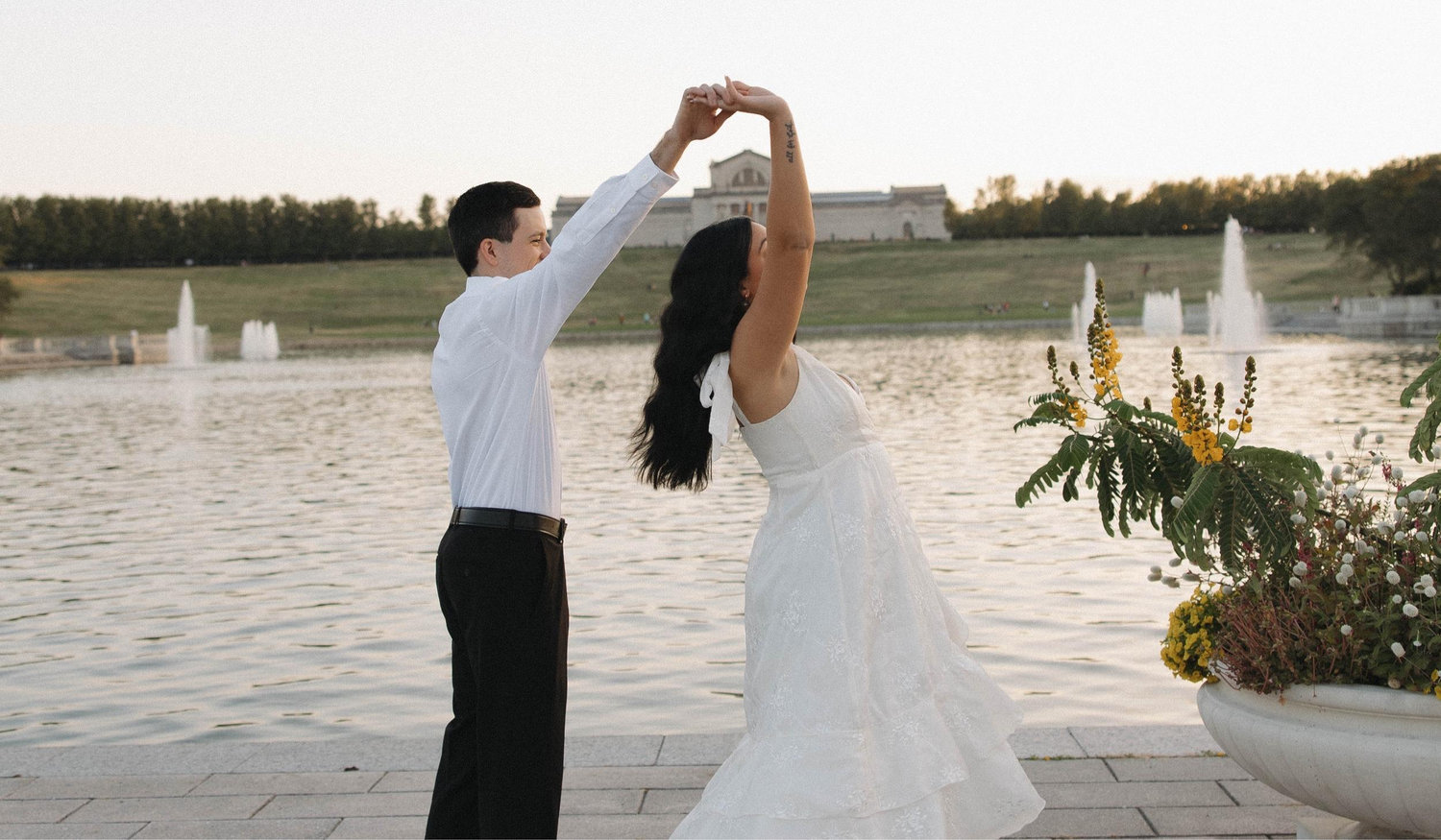 The Wedding Website of Sienna Thorpe and Drake Helm
