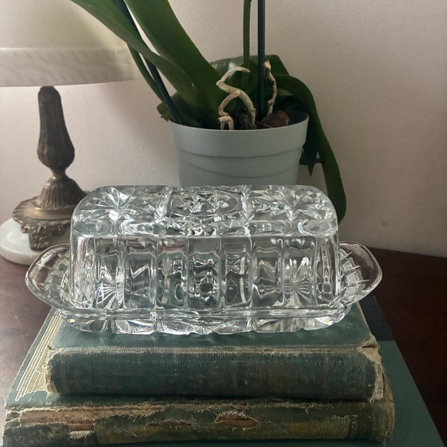 Anchor Hocking Precut Clear Butter Dish: Early American Prescut