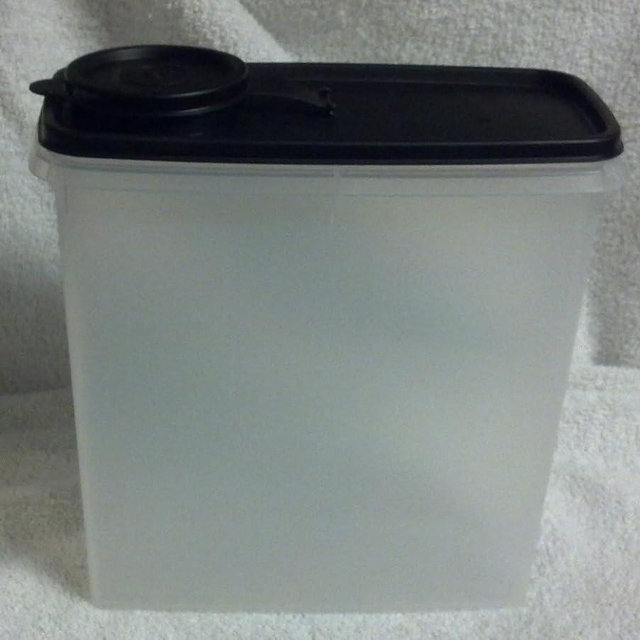 Tupperware Cereal Storer 13 Cup Black Exclusive
