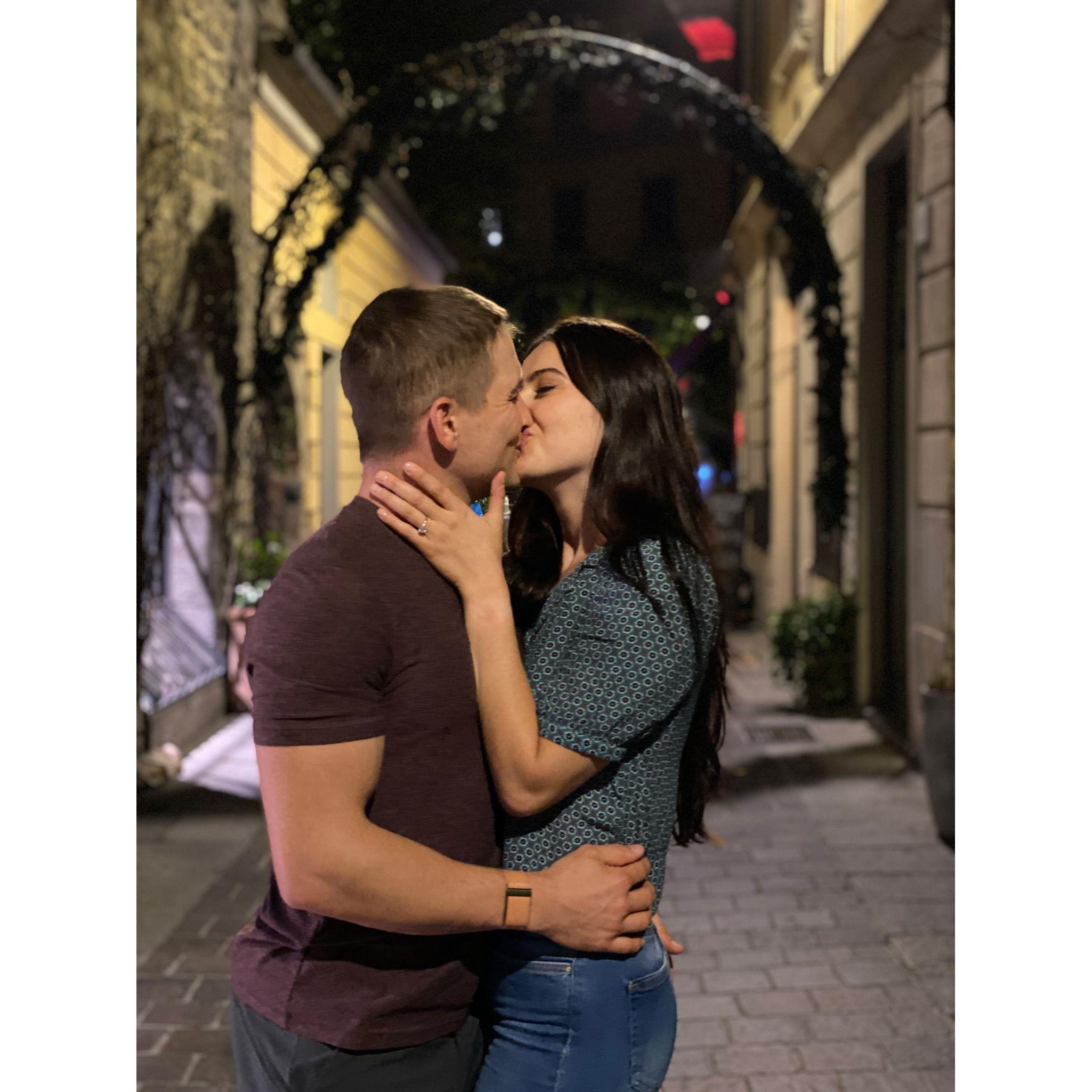 Smooching in Lake Como