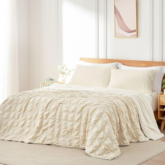 Cozy Bliss Cooling Comforter Seersucker Plaid King, Q-Max 0.4 Reversible Lightweight Cooling Blanket, Breathable Silk Smooth Summer Bedding Quilt for Hot Sleepers Night Sweats Khaki