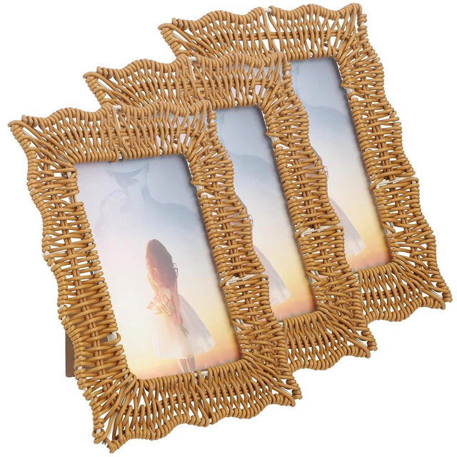 3 PCS Scalloped Picture Frame, 4 x 6 Inch Wicker Weave Rattan Photo Frame, Handmade Woven Rattan Picture Frame, Boho Farmhouse Style Tabletop or Hanging Display for Many Home Decor Style (4X6)