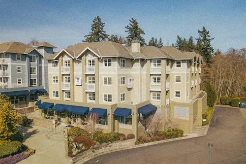 The Wedding Website of Halle Erdahl and Austen Radke