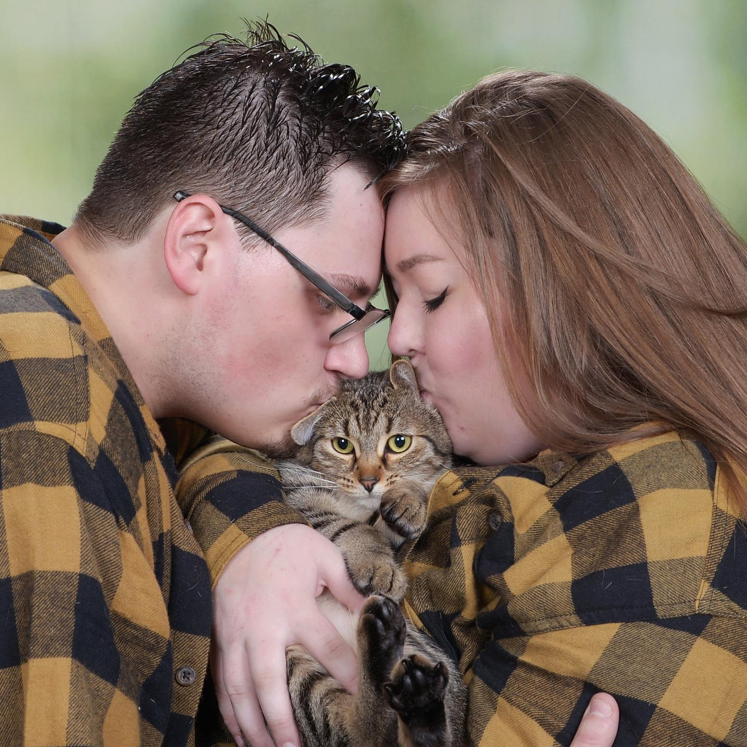 Oli is Kayla and Jacobs cat/daughter. The took family photos for Oli’s first birthday.
Year: 2021