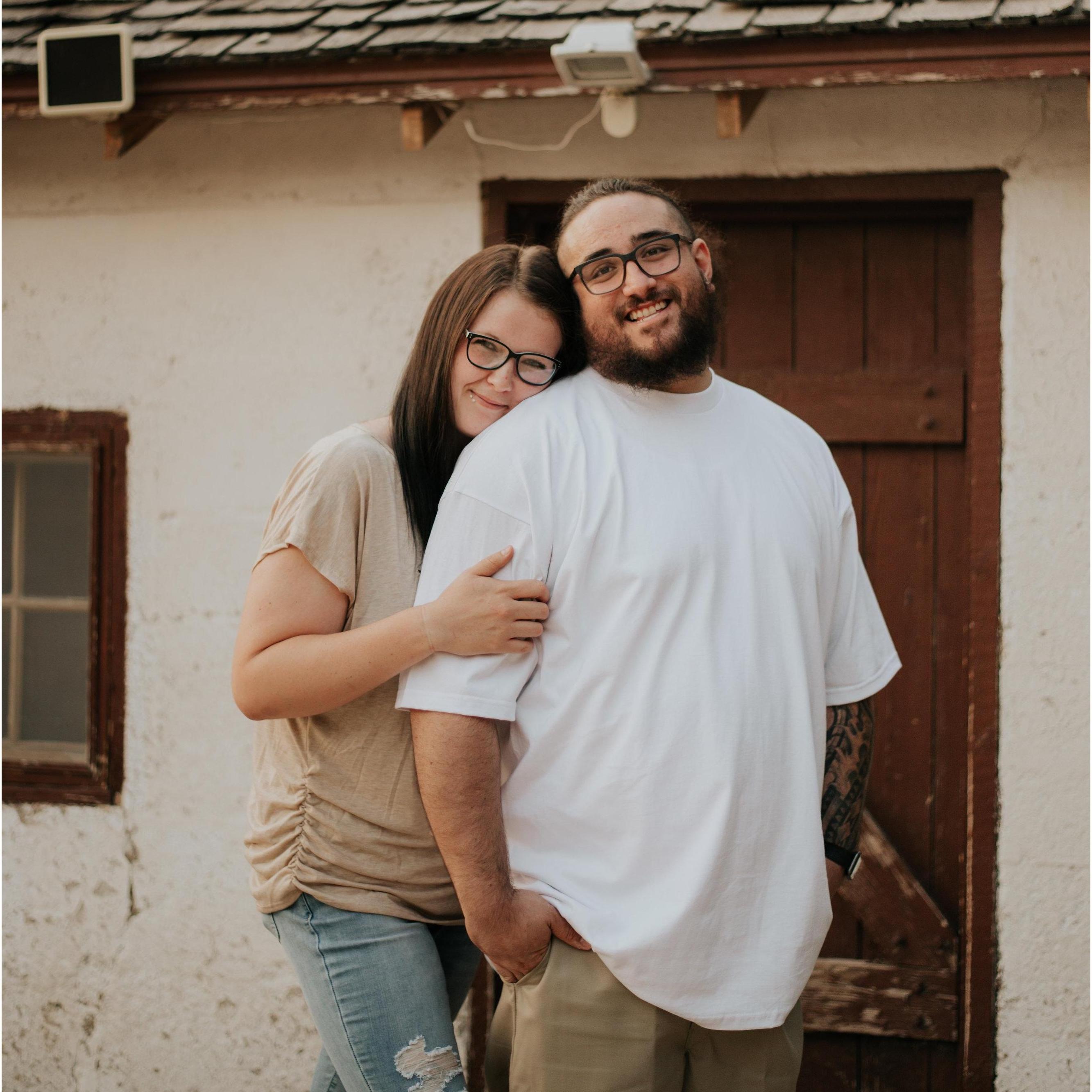 One of my absolute favorite photos of us! Taken at Wheeler Farm in July 2018 for my family photos by the infamous Jocelyn Ault 😌📸