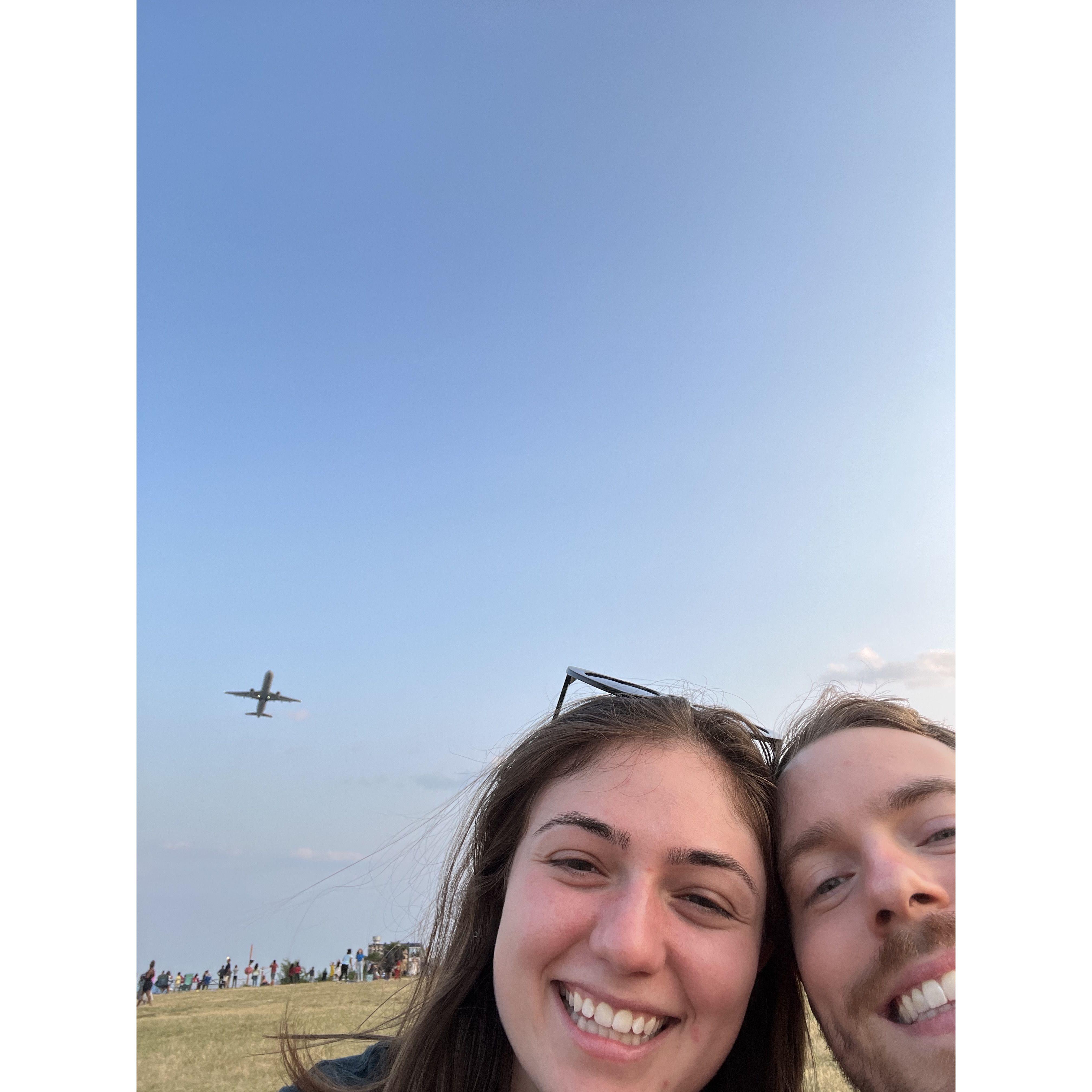 June 2023 - Logan and Emily picnic at Gravelly Point to watch the planes taking off