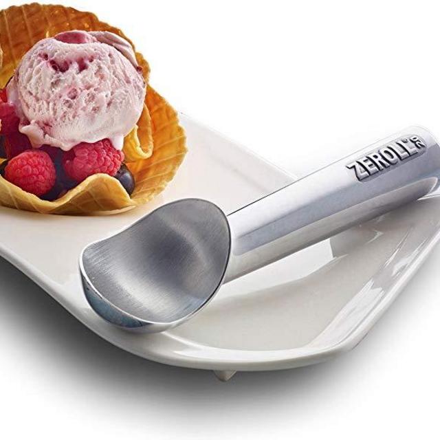 Zeroll 1020 Original Ice Cream Easy Scoop with Unique Liquid Filled Heat Conductive Handle Simple One Piece Aluminum Design Easy Release 40 Scoops per Gallon Made in USA, 2-Ounce, Silver