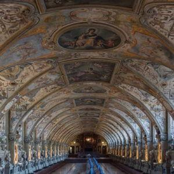 Honeymoon Excursion: Residenz München