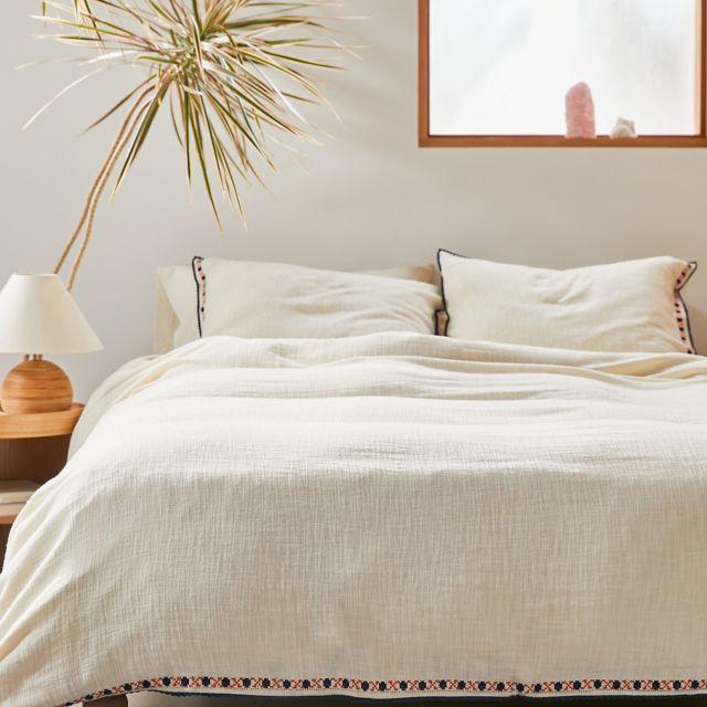 XOXO Cozy Slub Embroidered Duvet Cover-SIZE: FULL/QUEEN