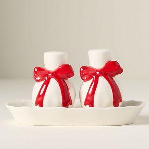 Benedita Stoneware Bow Salt & Pepper Shakers