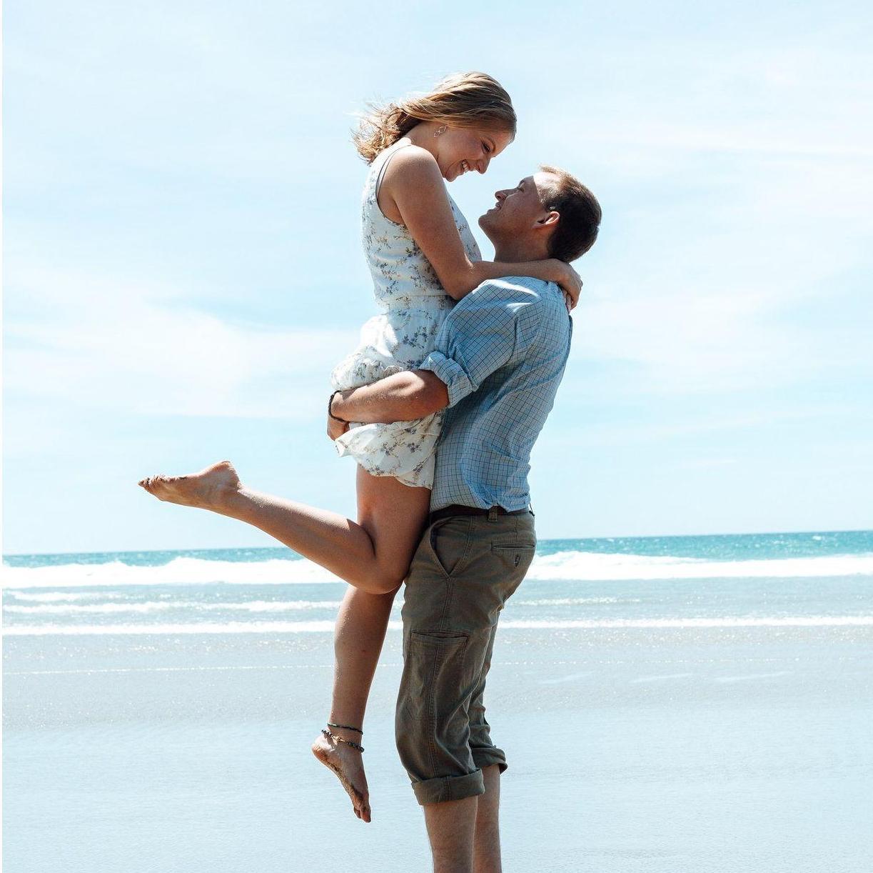 Engagement photos on the Oregon Coast.