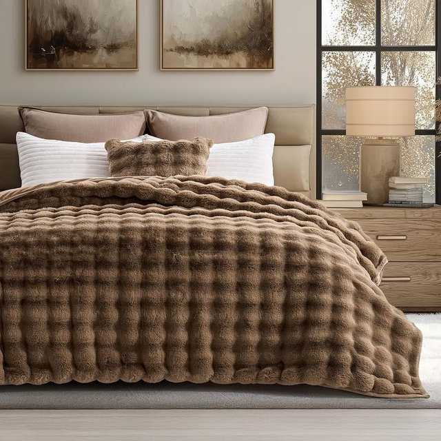EverGrace Ultra Soft Luxury Fluffy Faux Rabbit Fur Throw Blanket, Thick Warm Bubble Throw for Bed, Cozy Plush Reversible Blankets for Couch, Chair, Sofa, Natural Tan, 90x90 Inches