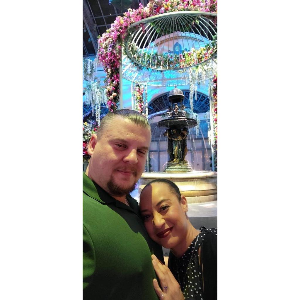 Engagement Photos at Bellagio Flower Conservatory